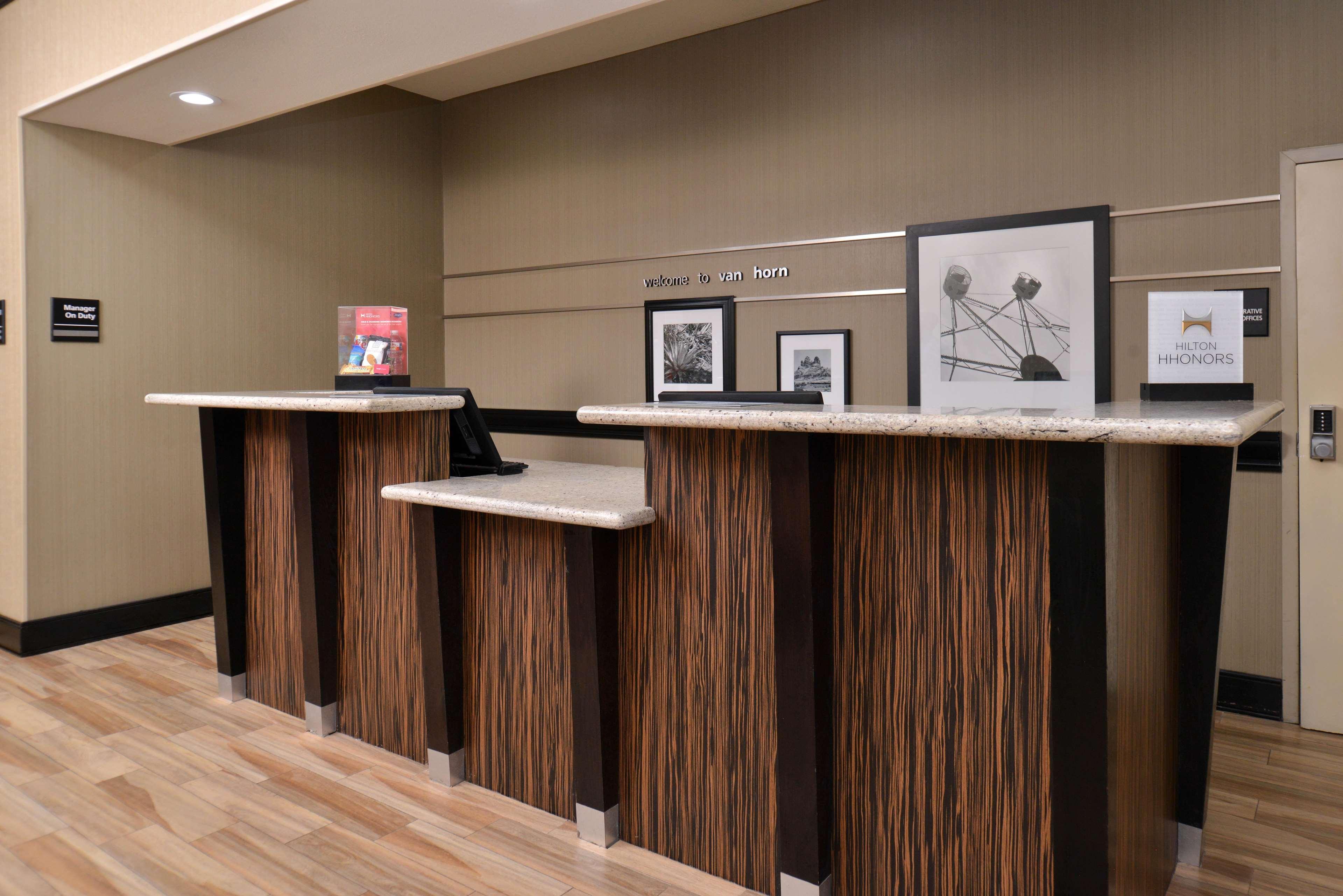 Hampton Inn Van Horn Buitenkant foto